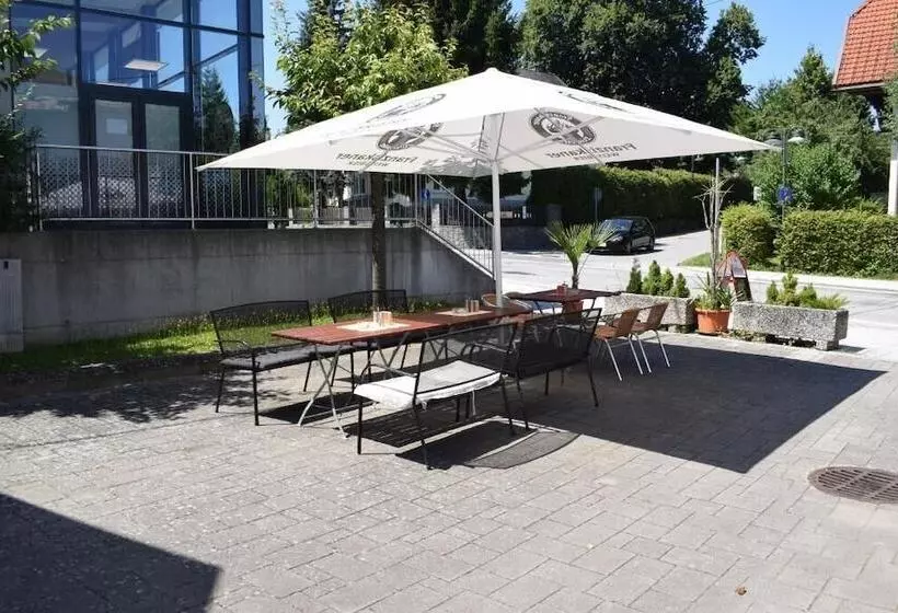 Hotelli Gasthof Pension Bürger