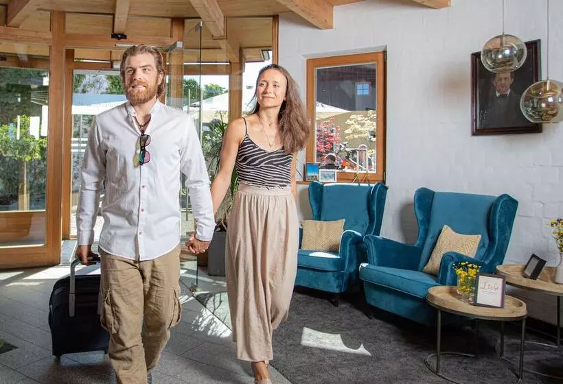 Hotelli Gasthof Zum Bach