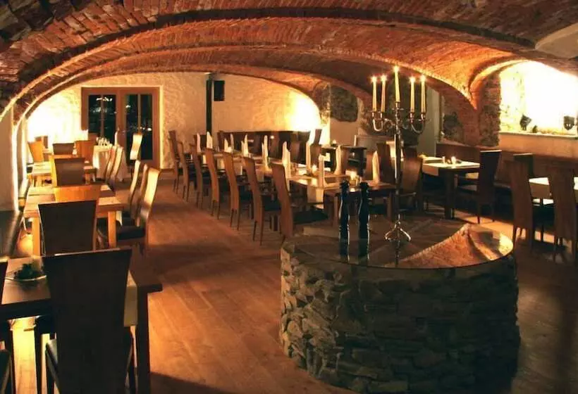 Hotelli Gasthof Zum Bach