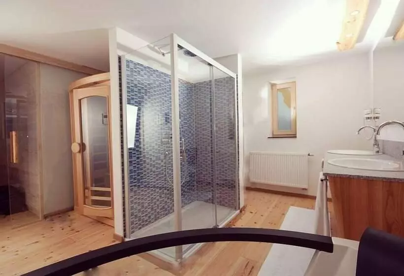 Hotelli Gasthof Zum Bach