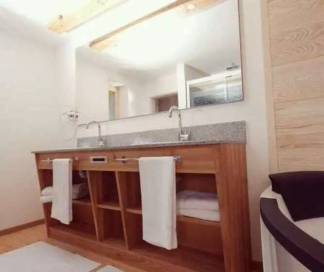 Hotelli Gasthof Zum Bach