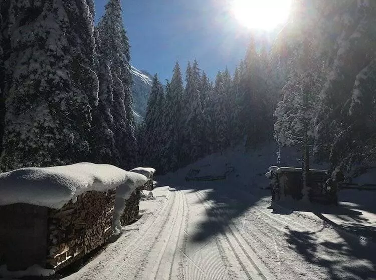 ホテル Haus Astoria