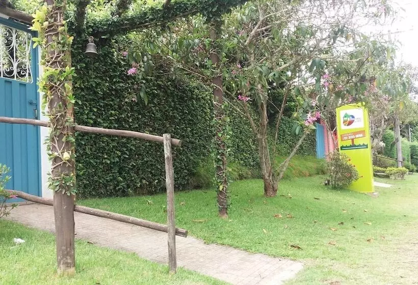 Hotelli Pouso Caminho Das Artes