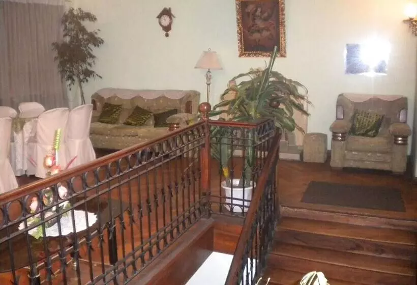 Las Torres Hostal
