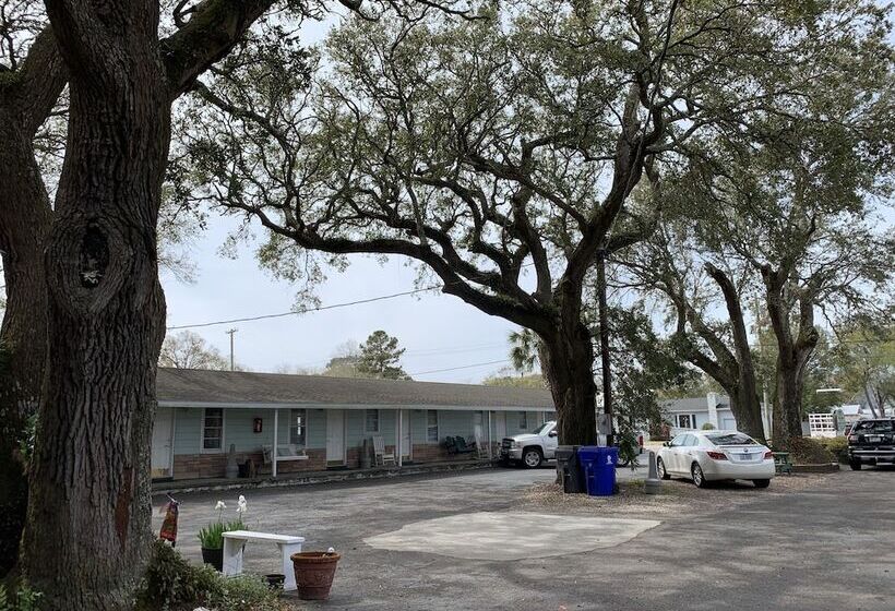 فندق على الطريق The Inn At Southport