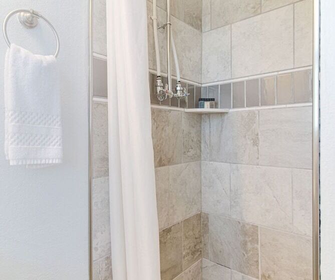 فندق على الطريق The Inn At Southport