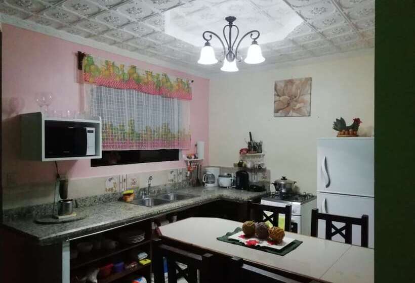 پانسیون Nayuribe Familiar House