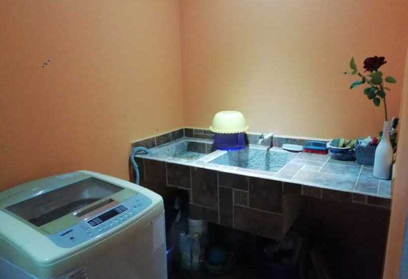 پانسیون Nayuribe Familiar House