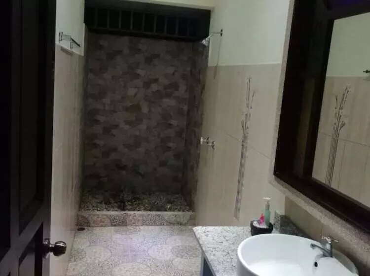 پانسیون Nayuribe Familiar House