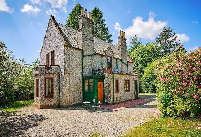 West Lodge