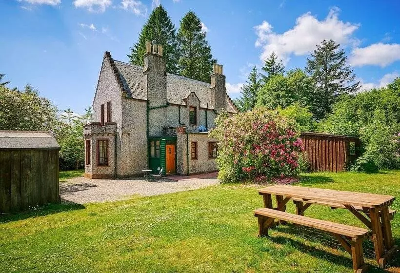 West Lodge