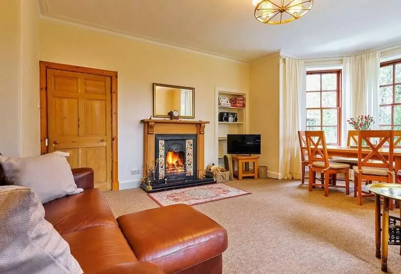 West Lodge