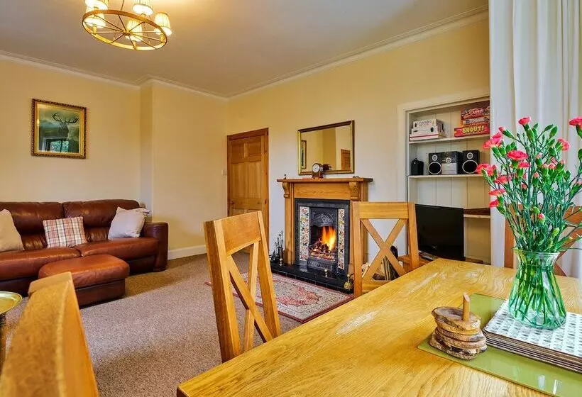 West Lodge