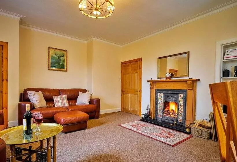 West Lodge