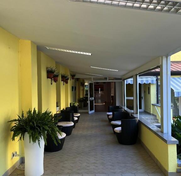 בית מלון כפרי Ai Pini