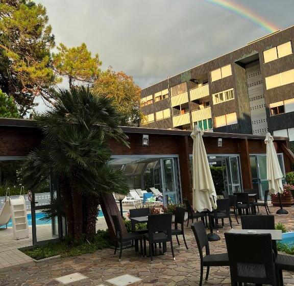 בית מלון כפרי Ai Pini