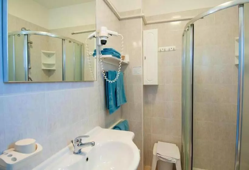 בית מלון כפרי Ai Pini