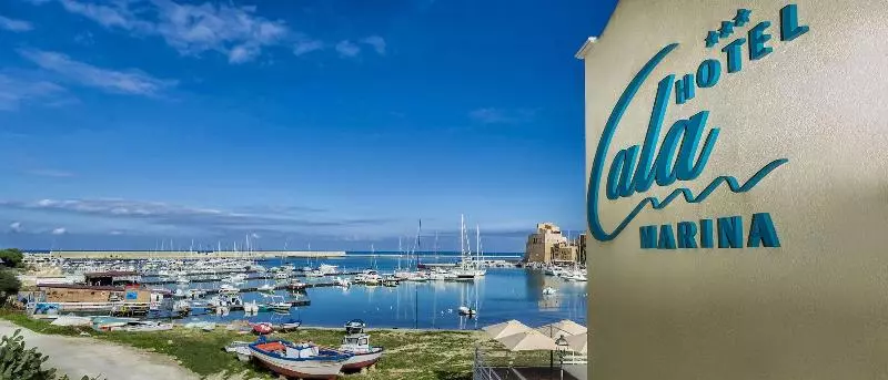 فندق Cala Marina