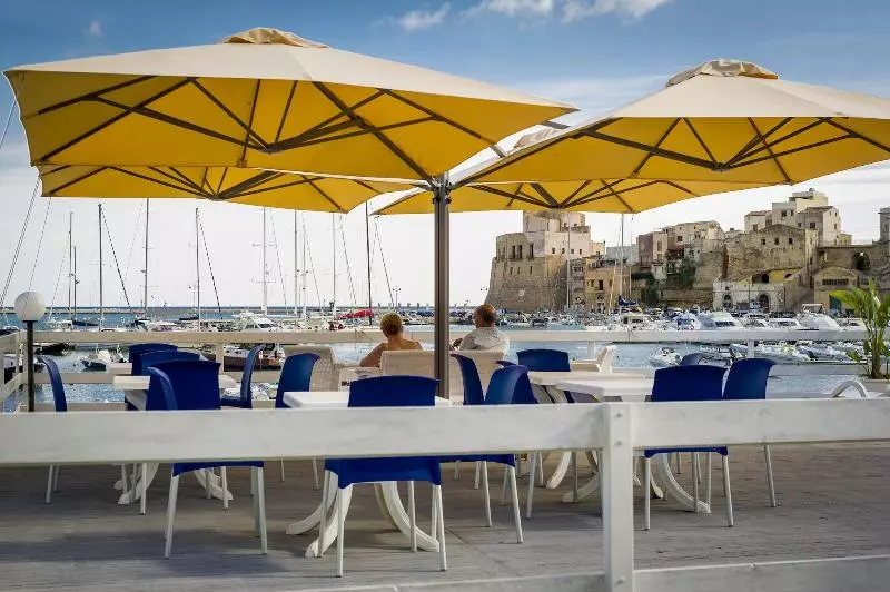 فندق Cala Marina