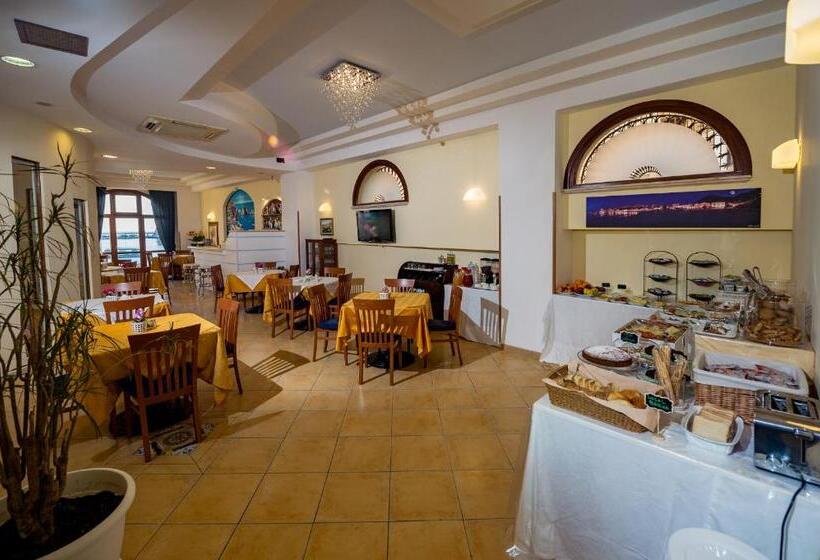 فندق Cala Marina