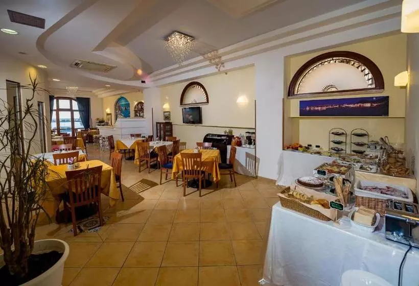 فندق Cala Marina