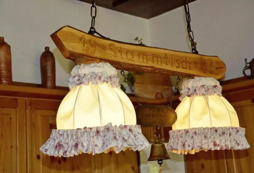 Hotelli Gasthof Am Forsthof