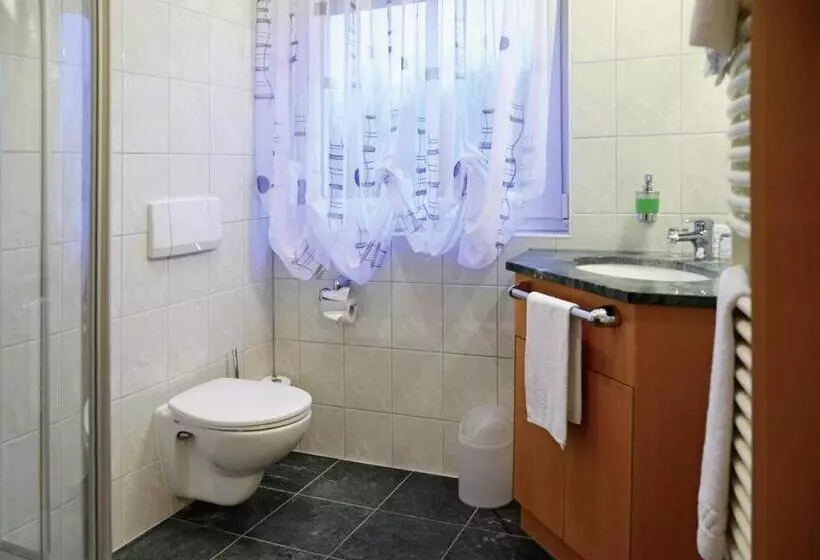 Hotelli Gasthof Am Forsthof