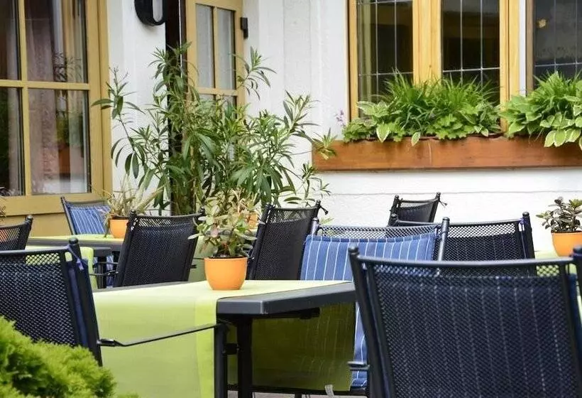 Hotelli Gasthof Am Forsthof