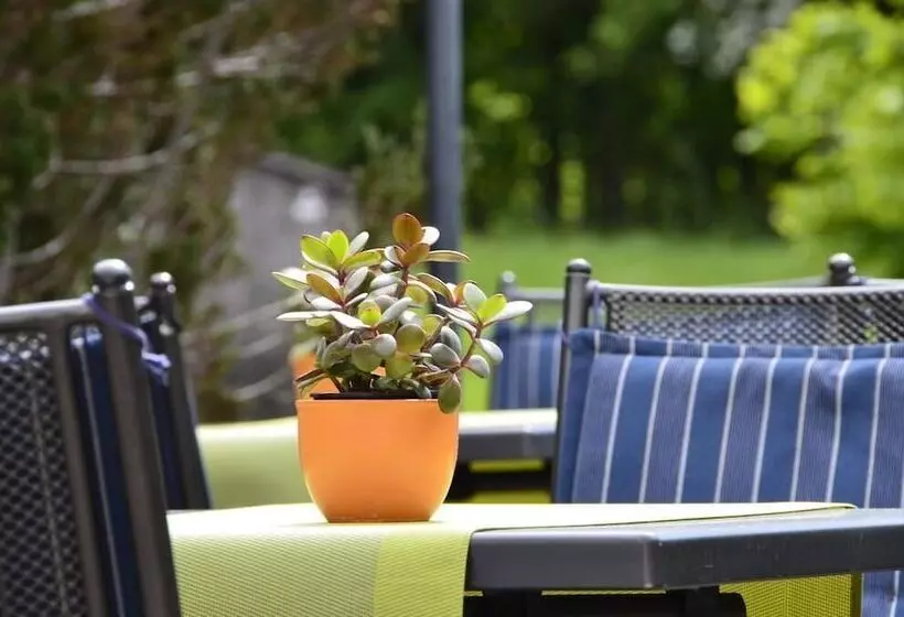 Hotelli Gasthof Am Forsthof