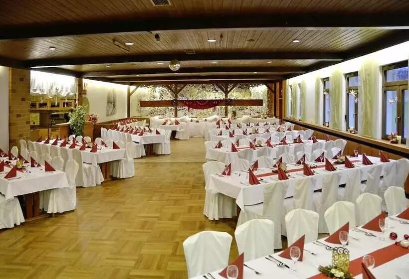 Hotelli Gasthof Am Forsthof