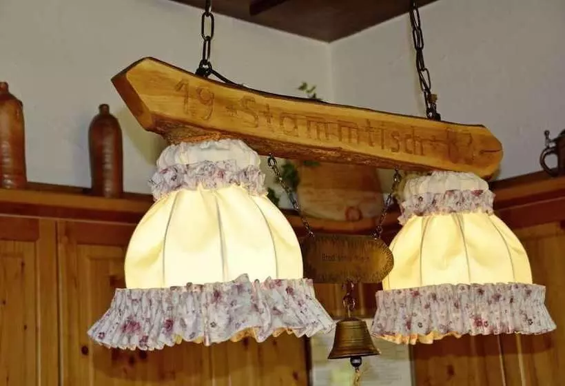 Hotelli Gasthof Am Forsthof