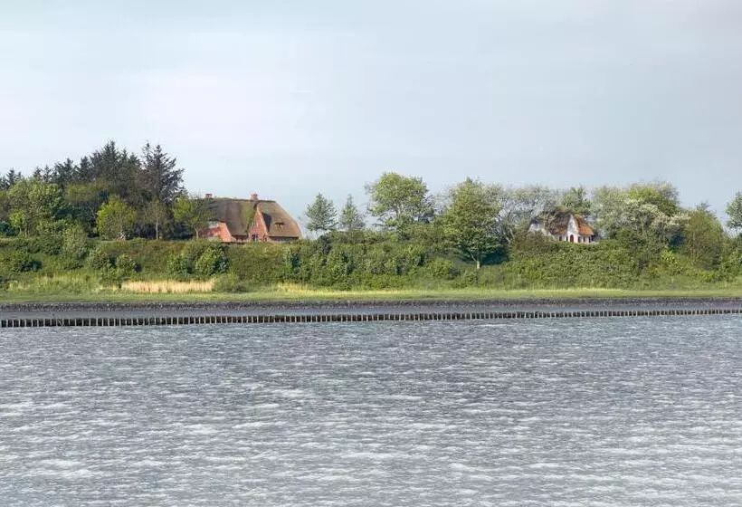 Отель Landhaus Severin's Morsum Kliff