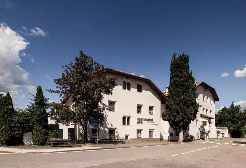 בית מלון כפרי Masatsch