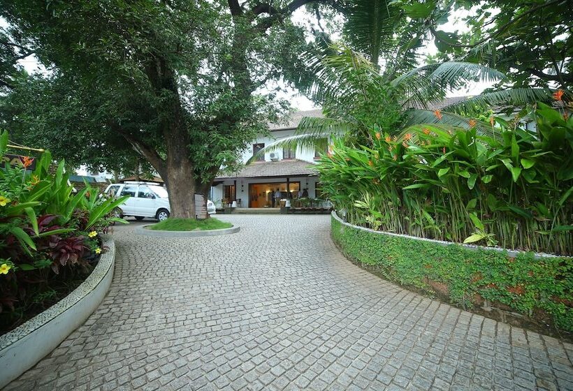 בית מלון כפרי Old Lighthouse Bristow