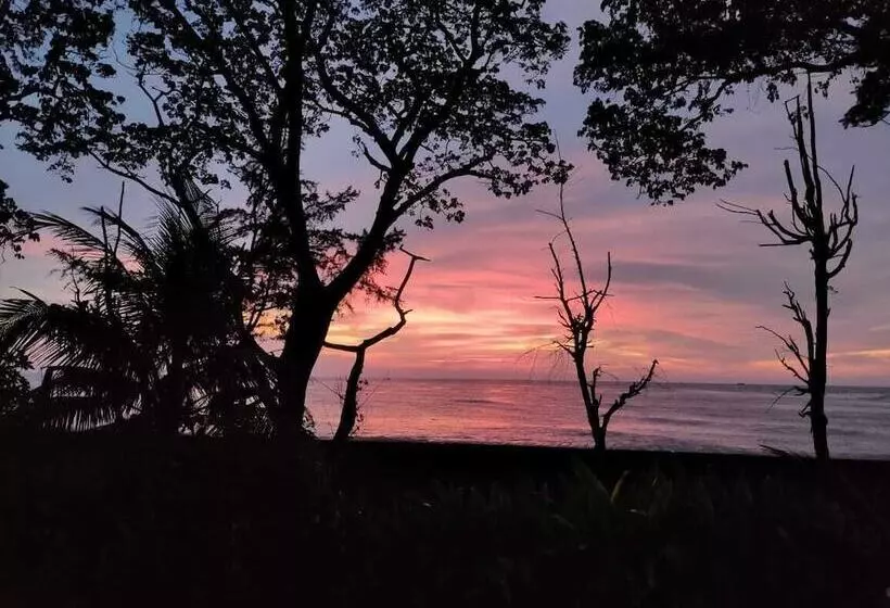 Hotel Old Lighthouse Bristow