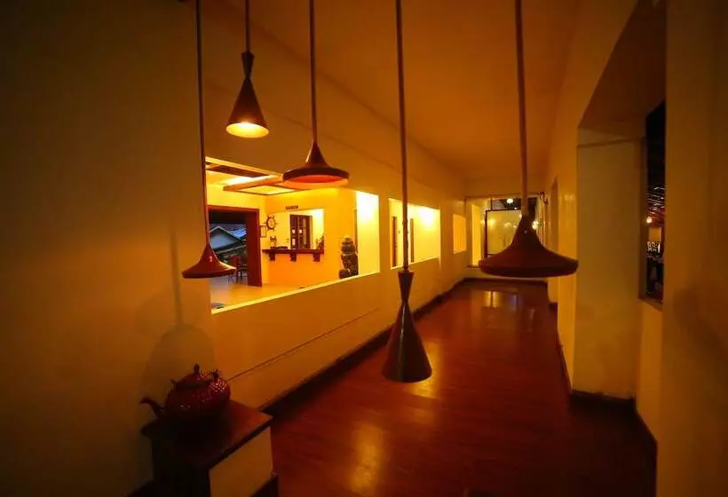 Hotel Old Lighthouse Bristow