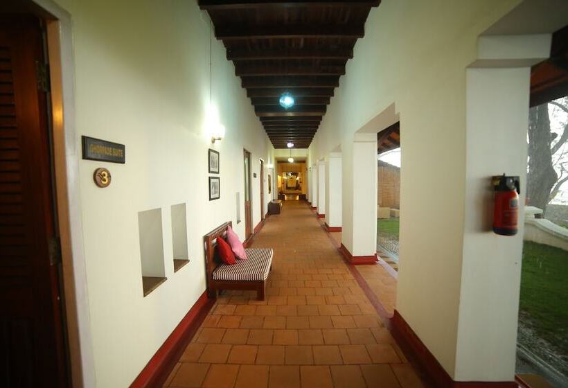 בית מלון כפרי Old Lighthouse Bristow