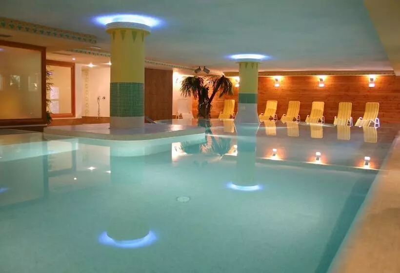 Отель Residence Kristall Fiemme Holidays