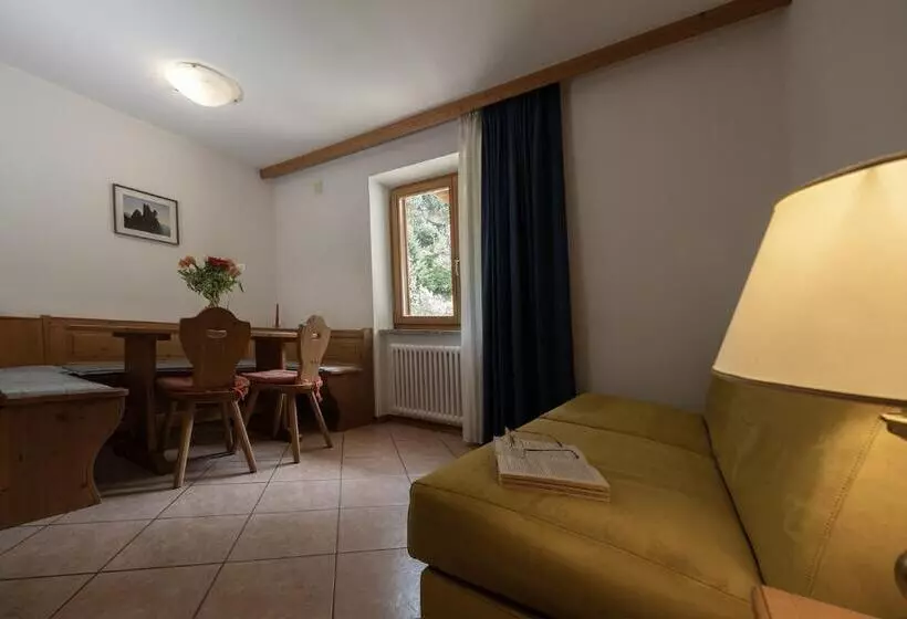 Отель Residence Kristall Fiemme Holidays