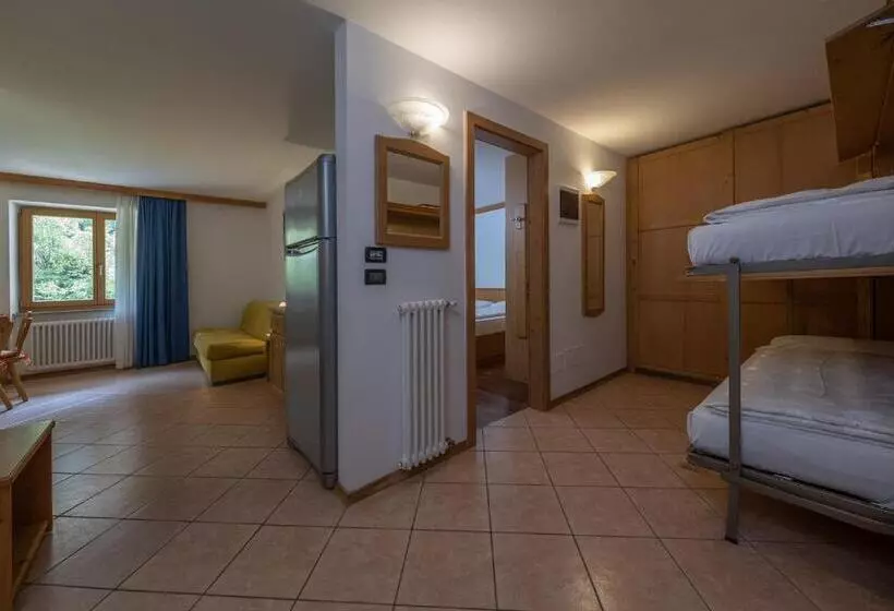 Отель Residence Kristall Fiemme Holidays