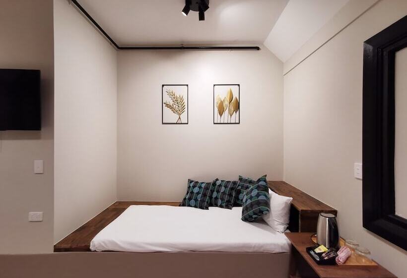 בית מלון כפרי Sydney Crecy