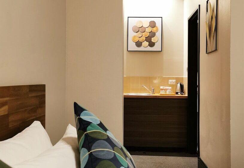 בית מלון כפרי Sydney Crecy