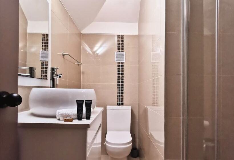 בית מלון כפרי Sydney Crecy