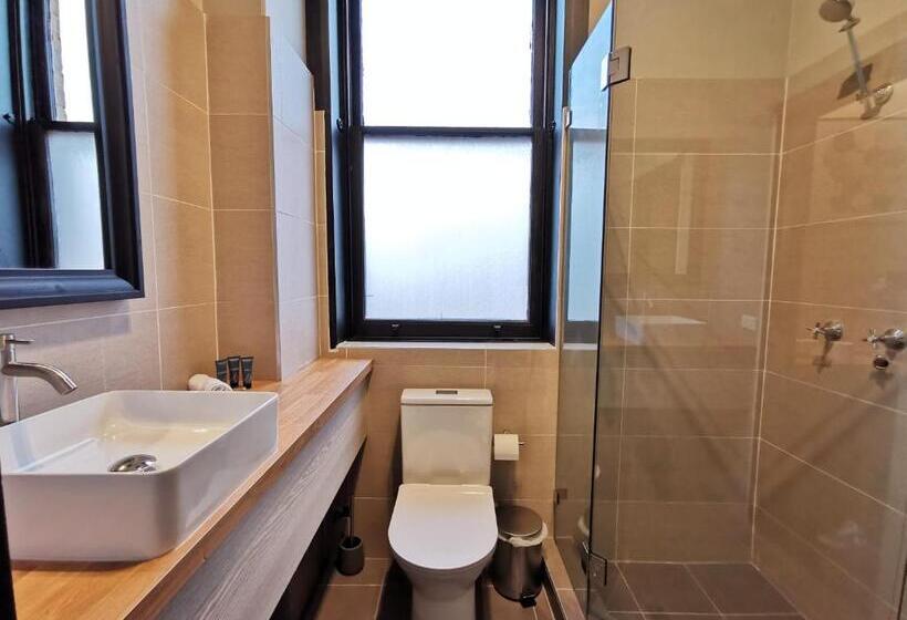 בית מלון כפרי Sydney Crecy