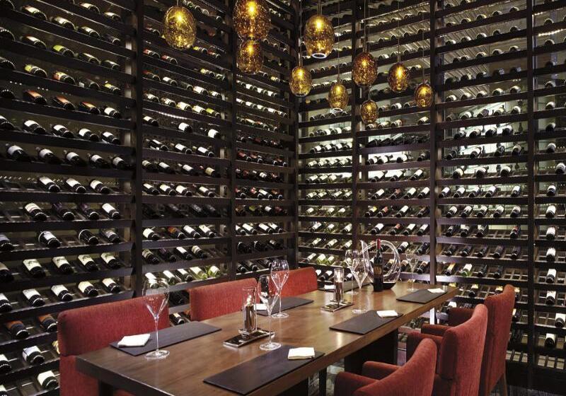 هتل The Ritz   Carlton, Bangalore