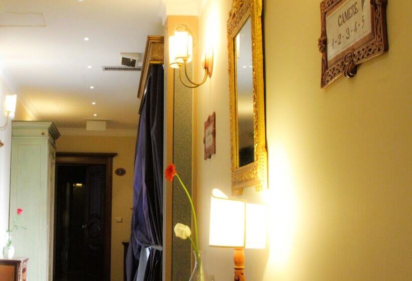 Kelina Charme Hotel By Cantine Due Palme