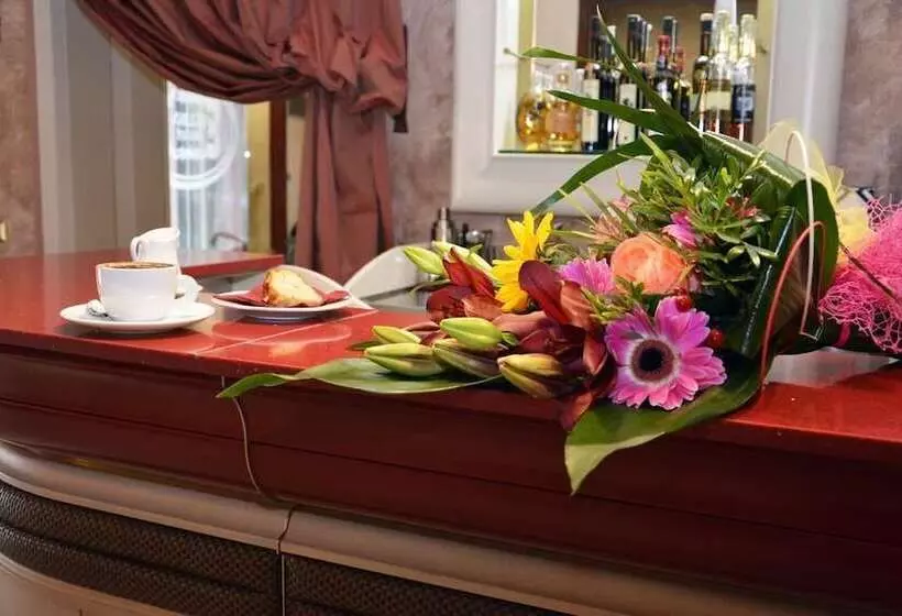 Kelina Charme Hotel By Cantine Due Palme