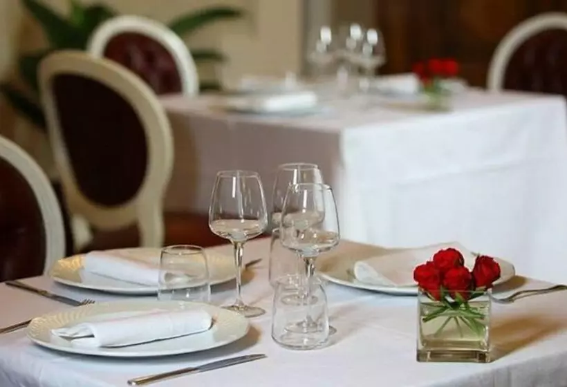 Kelina Charme Hotel By Cantine Due Palme