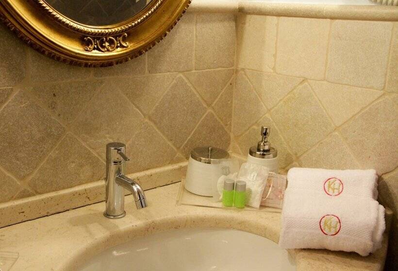 Kelina Charme Hotel By Cantine Due Palme