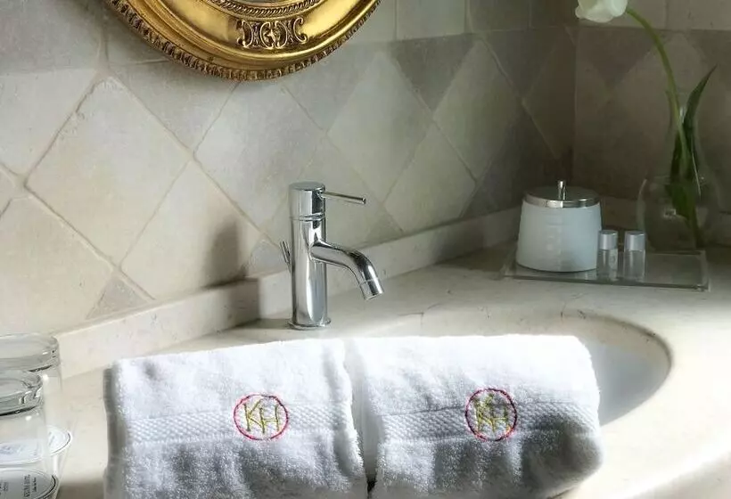 Kelina Charme Hotel By Cantine Due Palme